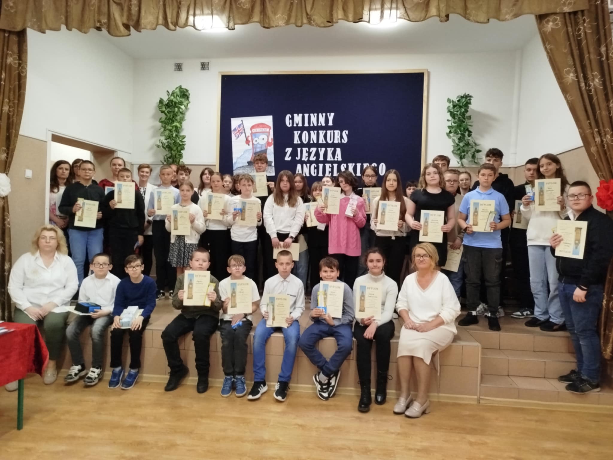Pamiątkowe zdjęcie wszystkich uczestników konkursu